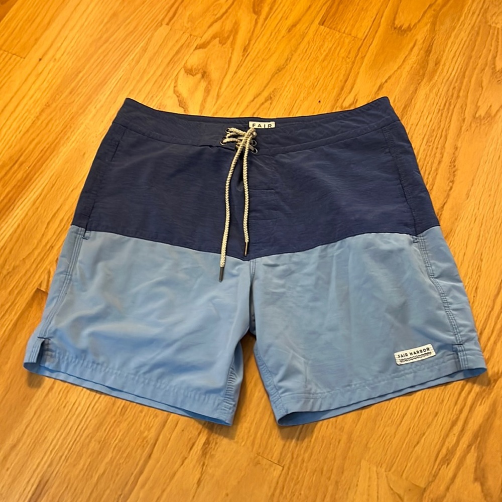 Fair harbor board shorts size 34 two-tone blue